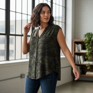 TORRID 00 0X XL Green Camo Camouflage Challis Rayon Button Up Camp Shirt R $59